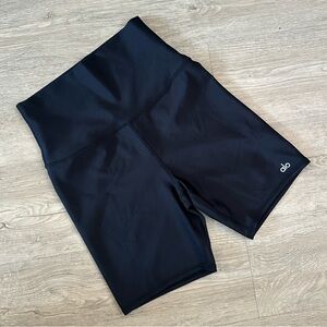 ALO Airlift Black Shorts